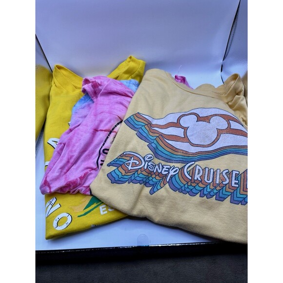 Lot Of 3 Womens Small Travel Tshirts & Tank Various Brands, Disney Cruise Line - Picture 2 of 10